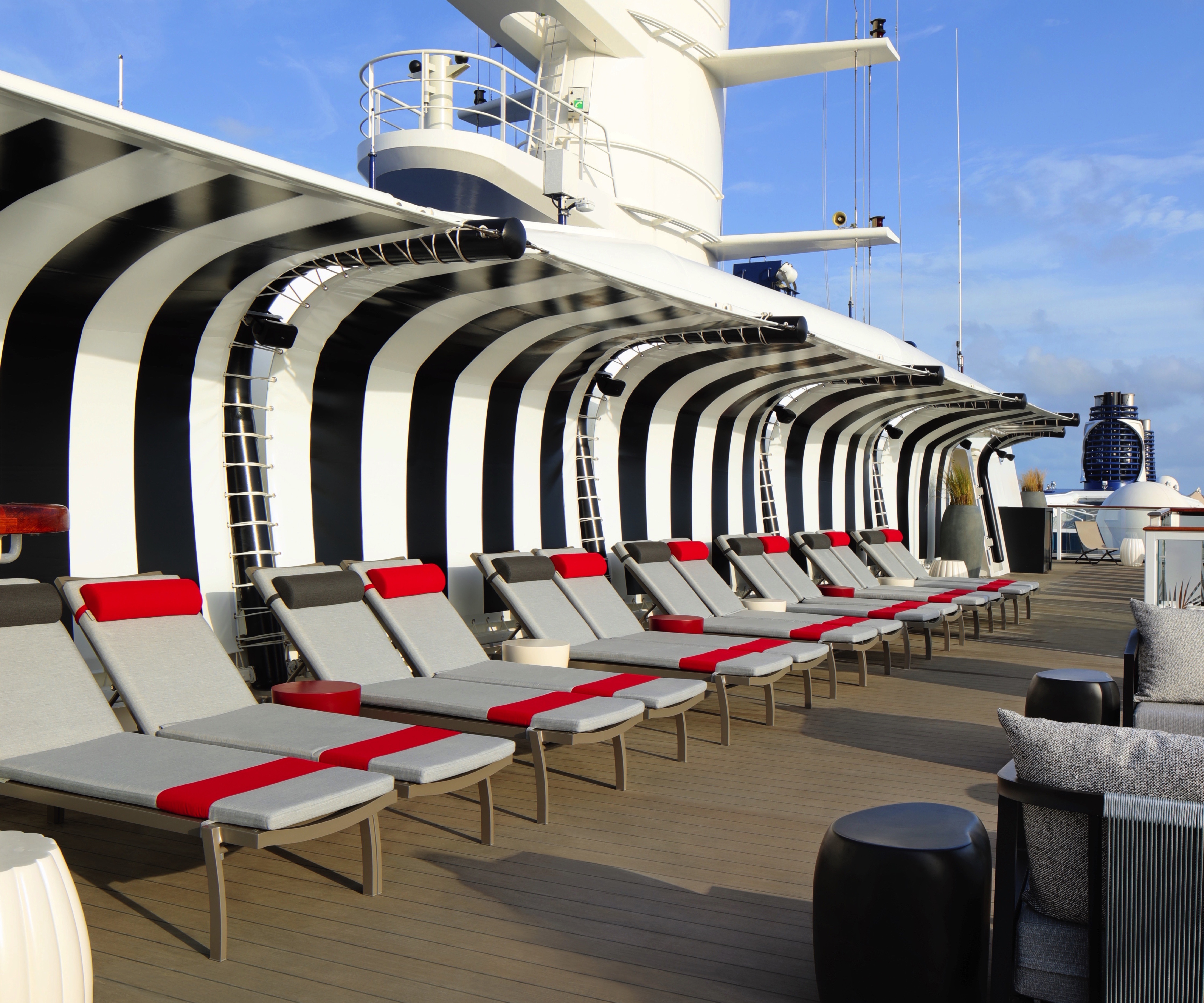 Celebrity Silhouette - The Retreat Lounge & Sun Deck